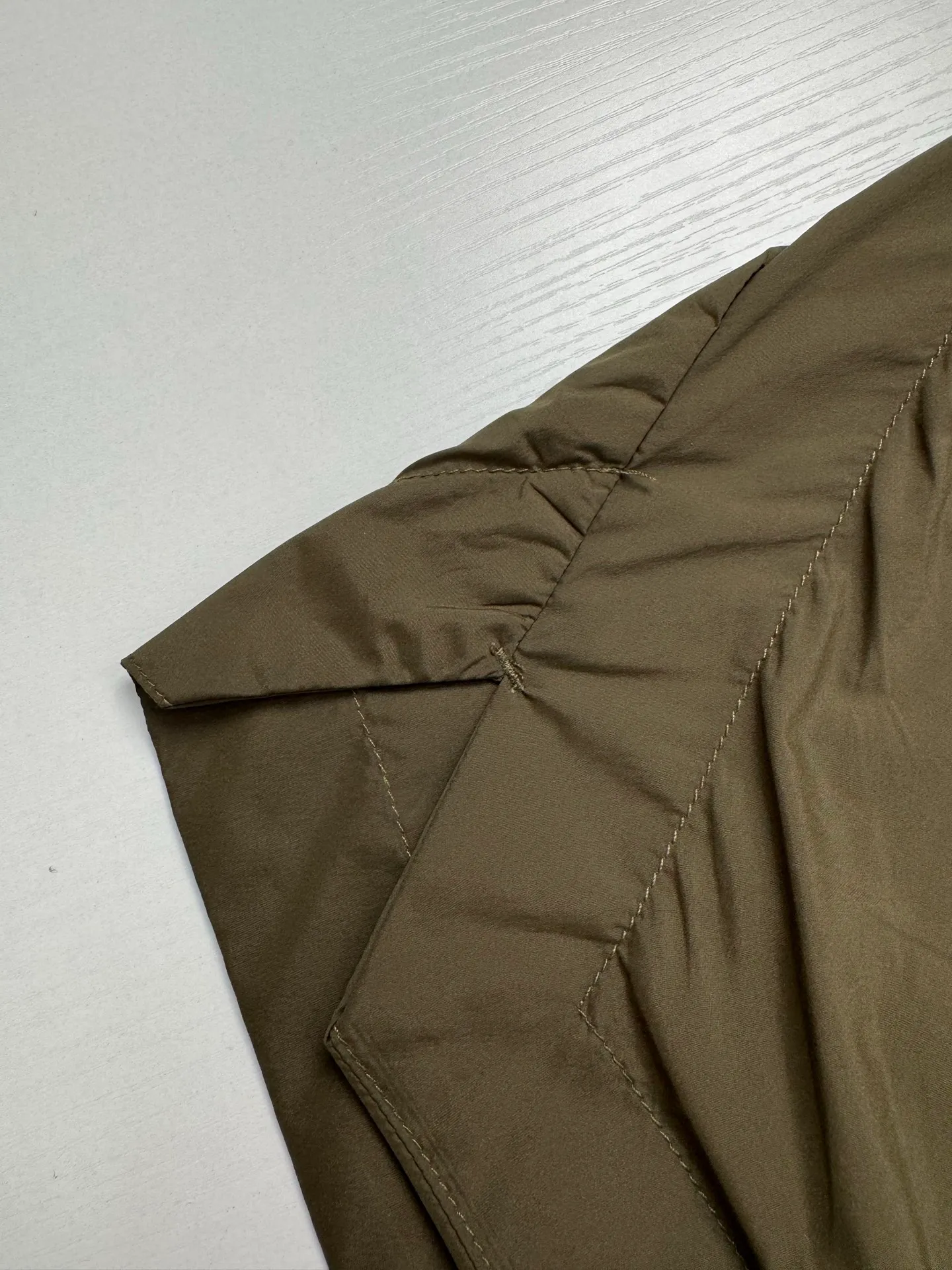 Canada Goos ， ， 3D ， 12 /cm²， 、 、 ， ； Size：S/M/L/XL